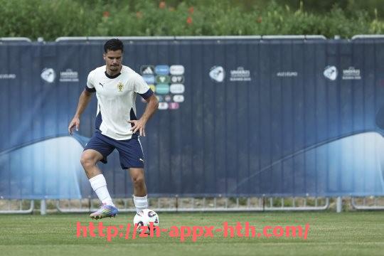 华体会hth官方网站下载-NBA猛将坎普生涯回顾:震撼力十足的暴扣传奇